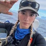 Rima Zeidan Instagram - 🚣🏻昨天順利的從「台東」划船到「綠島」 （50 km)這次沒吐沒暈🥹 也都有維持在一定的速度，比原先設定的時間早兩三個小時底達。這趟大家幾乎都沒睡，辛苦了！ proud of us 幾天前從「烏石港」划到「龜山島」 在海上的那8小時真的只能用一個「慘」字來形容，吐不停，超級痛苦覺得快不行了，但還是用意志力撐著把該划的划完，身心俱疲，覺得自己很棒。 這幾週都在海訓，為了下一趟最終的日本「石垣島」挑戰準備！ We kayaked from Taitung to Green Island with barely any sleep, everything went super well :) The other day was a torture to say the least. On the sea for 8 hours, puked nonstop, no food no water...still did my part...proud of me All of this for our ultimate goal: kayaking all the way to Japan (260-270km) Wish us luck @letsgokayaking_2024 #rimazeidanadventures