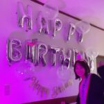 Rin Takanashi Instagram - 毎日、オトサツの撮影に励んでいます☺︎ 今日は現場で誕生日を祝っていただきました🤩 朝、現場に入ったら、スタッフさんたちがハッピーバースデーのカチューシャを着けてくれていて、温かい現場に泣きそうになりました。 ほんとにほんとに、嬉しかった。 大好きな現場で誕生日を迎えられて、嬉しいです。 朝、予定よりだいぶ早めに着いてしまったので、飾り付けしてくれているところを目撃してしまいました🤣 また一年、感謝の気持ちを忘れず、取り組んでいきます。