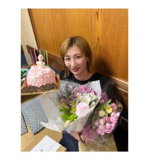 Rina Takeda Instagram - 🎂
32歳になりました。
たくさんの感謝を胸に。
日々、ありがとうございます。

Thank you for everything!