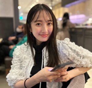 Rina Takeda Instagram - 💐
出会った頃はまだ高校生だった團ちゃん。
お互い10代で、今は30代。結婚おめでとう！
写真を見返していたら感慨深いな~と😢✨
これからも笑顔あふれる人生でありますように。

P.S.
先日の投稿に心温まるコメント有難うございました🍀
まだまだ寒い日が続くので、皆さんもどうかご自愛ください。

My friend got married.
I wish her and everyone happiness🌷
