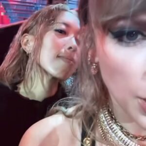 Rina Yang Instagram - ok sooo 2yrs in a row✨
‘Anti-Hero’ winning Video of the Year, Taylor for Best Director, me for Best Cinematography   many more 👩🏻‍🚀🥇@vmas
so great to be recognised as a dir dp combo😇
thank you taylor’s fans, her team, and our amazing crew who made the video with us💗
i was told im the first woman to win the best cinematography at the VMAs🫡😳
hopefully it’s only the first of many..!

(・∀・)(((o(*ﾟ▽ﾟ*)o)))♡(๑˃̵ᴗ˂̵)

—————
Stylist @ltrigg ❤️‍🔥
Custom pieces @chet__lo 💙
  Designers 
@dosisg6c @simonavanth @a.little.merman @886.official 
Hair @taichisaitohair
MUA @yumikaizuka 
Nails @yuikaaanails
Colour @jamesoxleyhair @hacohairsalon
🏋️ @georgeashwell @beforethelightsuk