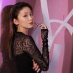 Rinka Kumada Instagram – YSL LOVESHINE FACTORY
ルージュ ヴォリュプテ シャインが進化した、YSLラブシャイン♡うるっとしたツヤがさらにアップしてたよ🕊️
私のお気に入りカラーは、No.207 シニックブラウン。
赤みのあるブラウンで塗るだけで大人な印象に🥀
#YSLLoveshine
#YSLラブシャイン
#yslmakeup
#PR