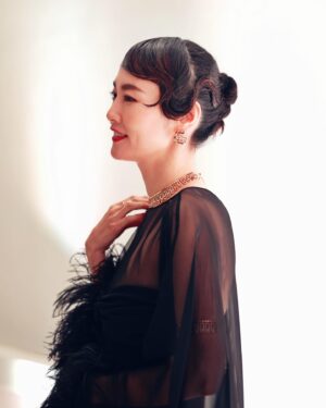 Rinko Kikuchi Instagram - Thank you @maisonvalentino and @messika for this stellar evening at #afa17

Stylist: @rena_semba 
H&M: @mifune2014 
Photo: @dangraphy_ 

#afa17
#asianfilmawards
#陽子の旅
#YOkO