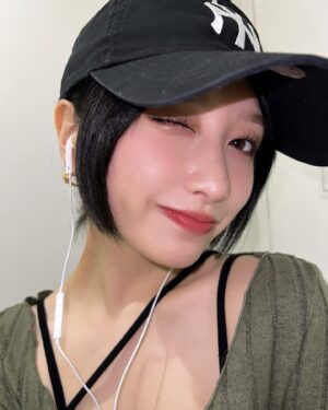 Rinne Yoshida Instagram - 実は右にえくぼあるんだよ
左はないのだよ
