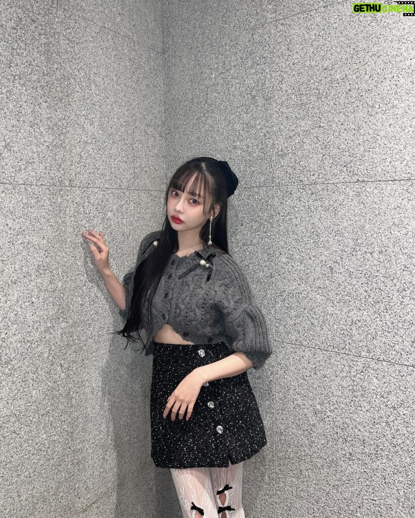 Risa Nakamura Instagram - bisの配信番組のときの私服衣装。 リボン×パール×ビジュー 好きなものを詰め込んだ👽