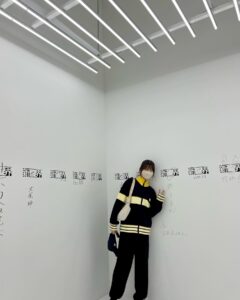 Risa Watanabe Instagram - 櫻坂46「新せ界」お邪魔してきました🪄 とてもおしゃれでかっこよくて、好きが詰まっていました、！ 素敵空間だった〜 10/29までみたいなので是非です🌝 ねるちゃん一緒に行ってくれてありがとう♡