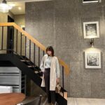 Risa Watanabe Instagram - 春に引き続き、AOKIさんのアイテムを使ってコーディネートを考案させていただきました☺️ 「大人レトロ」というテーマで、今回はお仕事コーデだけではなく、お仕事終わりのおでかけやデートにぴったりなオフコーデも考えてみました 秋っぽい色味のアイテムを使ってレイヤードしてみたり、セットアップを着回ししてみたので是非参考にしてみてください🤎 アイテムやコーデの詳細はAOKI公式ホームページに掲載されています！ MERYの公式Instagramでもコーデやリール動画が公開されているのでチェックよろしくお願いします🌹 @aoki_official2016 @mery.jp #PR #AOKI #MERY #MERY_PR
