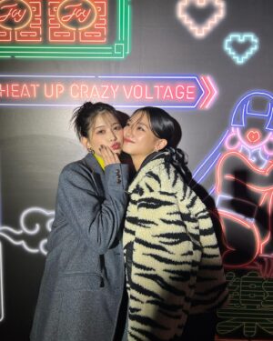 Risa Watanabe Instagram - SLYのステージで一緒だった天ちゃんと👶🏻💙