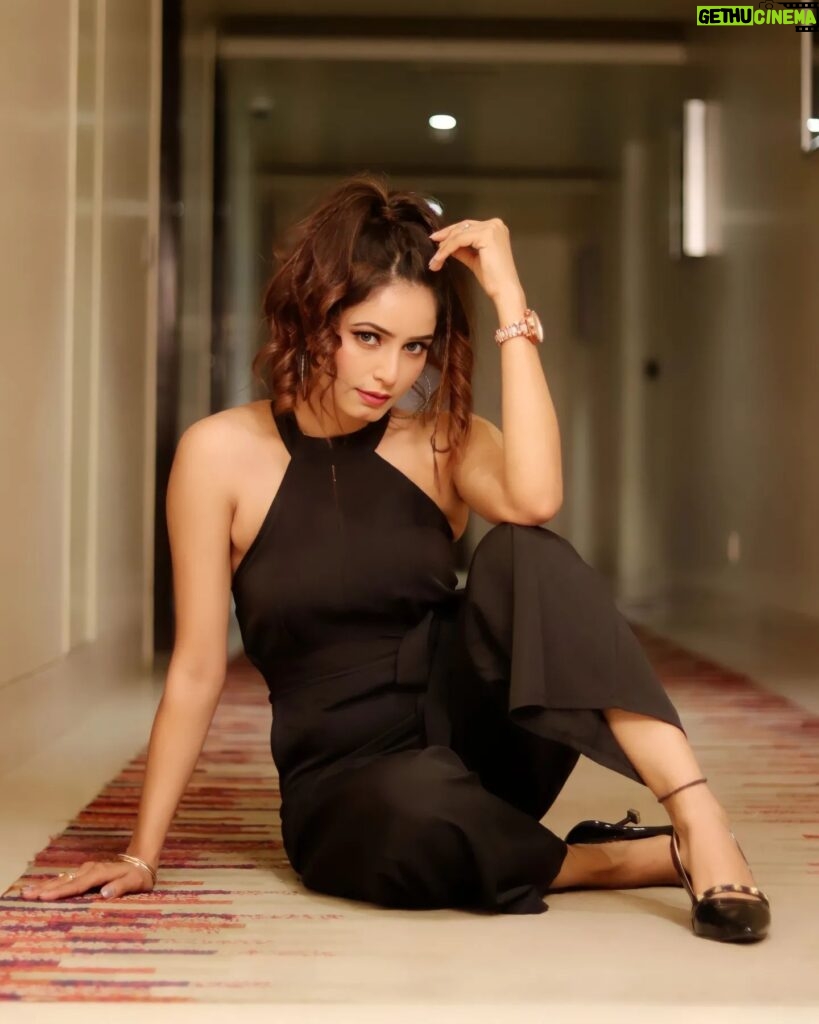 Rishikaa Singh Chandel Instagram - A Black Dress Is The Oxygen Of Fashion🎭 : : Hair - @patna.makeupartist Makeup- @kaynat__khan_ : : : #rishikaasinghchandel #actress #picoftheday #pictureoftheday #rishikasinghchandel #Life #Optimism #blackdress #fashion #shooting