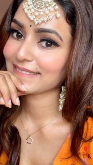 Rishikaa Singh Chandel Instagram - क्या सुंदरता के लिए संस्कार त्यागना ज़रूरी है ??
:
:
#rishikasinghchandel #explore #reelsinstagram #styleinspo #reels