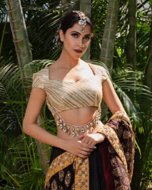 Rishikka Bali Instagram - All dolled up 🥰💕

Pic - @sharatchandraphotography 

.
.
.
.
.
.
#fitgirls #savagelove #partyanimals #sexycleavage #gainwiththrilltag #gainwithsocialitesgallery #blackbodysuit #gaintrick #gainwithmchina #gainwithwestandmugweru #iamnairobian #publicity254 #igerskenya #nairobikenya #igkenya #bodysuit #gaintrain  #diamondjewellery #hautecouture #gainwithpaula #followｍe #bikinimodel #gainwithpaula #gainwithkhot #wednesdaywisdom #orange #prettygirls #sheerblouse #rishikkabali  #fashiongram