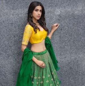 Rishikka Bali Instagram - Posting after ages ⭐️ 
All my friends have been telling me I have disappeared from insta  so thought of posting some new collection of pics 

Hope u guys like it … I’ll try to be more active on insta 😝 

Also wishing everyone a very happy Ganesh Chaturthi 🙏 

Pic @sharatchandraphotography
Shoot for @studiovirtues 
Jewellery by @finnatiofficial