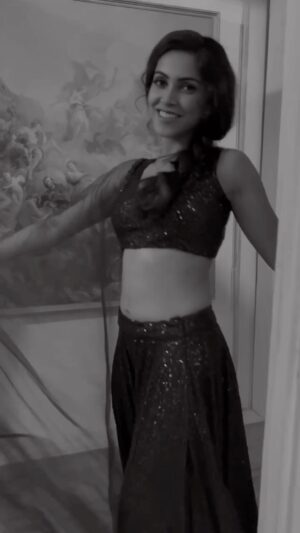 Rishikka Bali Instagram - POV 
ITS THE 60S ERA 👑 💫 🌙 

The magic of black n white is something else 🎨 

#instareels #retrobollywood #retrolook #love