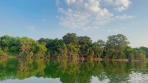 Rishina Kandhari Instagram - Thanks @pugdundeesafaris ‘s @kenriverlodge for giving me a unique and immersive experience in the heart of nature, comfortable earthy cottages , great food with the Ken River flowing nearby and experienced naturalists to show & explain about the abundant wildlife in the region on #safari 

#luxuryamidstnature #safarilovers #kenriverlodge #panna #mptourism #luxurylifestyle #retreat #pugdundeesafaris