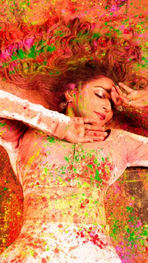 Rishina Kandhari Instagram - अगर निखारना है तो, बिखरना ज़रूरी है - रंग ! 🌈 

#holi #clasical #indianfestival #holifashion #holidaymakeup #radheradhe