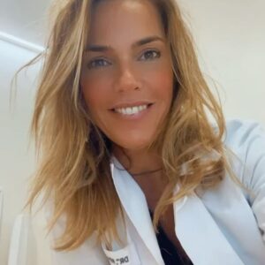 Rita Andrade Instagram - Genética & Nutrição

Na clínica MindEat @mindeat_smartnutrition os planos alimentares são sempre personalizados, com atenção as necessidades nutricionais de cada paciente. Assim, seja um plano de perda de peso simples, de anti-aging, de controlo de sintomatologia associada a patologia ou estado de vida como menopausa ou gravidez, fazemos sempre a nutrição funcional. Com o teste Food Health @grupogermanodesousa conseguimos mapear as necessidades genéticas e ir ainda mais longe, saber se há intolerância ao glúten, lactose, e qual o plano ideal para cada um.

Feliz e Saudável 2024 a todos ❤️