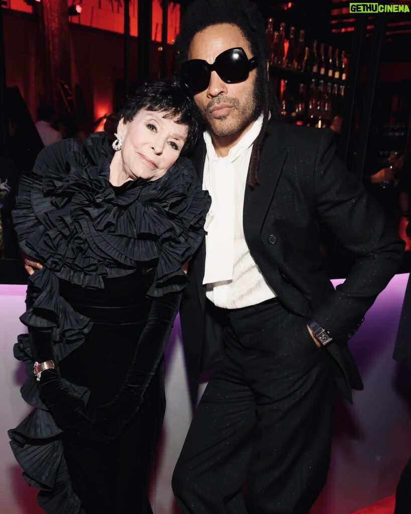 Rita Moreno Instagram - I’m still so tickled that I met @lennykravitz… Thanks for the photo @kevinmazur / @gettyentertainment #vanityfair