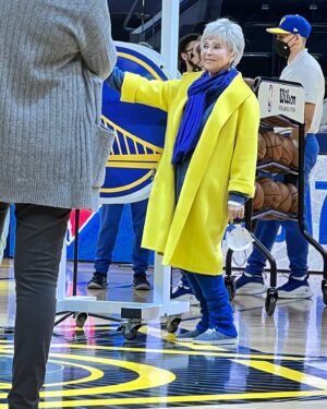 Rita Moreno Instagram - Had a blast rooting on my @warriors with Nandy and David last night - They even let me ring the bell too...My inner 10 year-old-self was released!!! 

Hey Warriors, you know where to find me, I want to do that again!!! 

Nice to meet you @mcuban!!