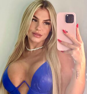 Rita Tiecher Instagram - Cabelão @veruskaeleres 💙❤️‍🔥