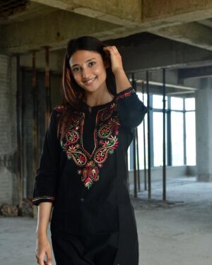 Ritika Nayak Instagram - Talk to me in songs and poem✨ 
.
📸 - @harshpatel.ph 
@purplethoughtsind @swati_happe @shrushti_patel_711