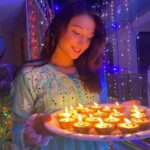 Ritika Nayak Instagram – Happy diwali to everyone 🪔✨
Stay safe & enjoy lots of sweets✨💜 

#happydiwali #ritikanayak