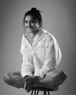 Ritika Nayak Instagram - Sm:)e 

📸 - @rachitarora_ 
Make up - @dinkymaggo 

#ritikanayak #protrait #protraitphotography