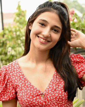 Ritika Nayak Instagram - Come here , i am your paradise 
~pied piper~ 

📸 - @anujshamdasani 

#ritikanayak