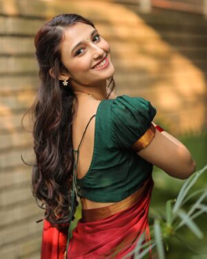 Ritika Nayak Instagram - Hogya pkka!!!! 😝

Photographer - @nn.photography @_sachin_.photography 
Makeup Artist - @makeupbyprashanthi 
Stylist - @aayeshaa.mariam 
Outfit - @lakshmireddydesignerstudio 
@swati_happe 

#ritikanayak