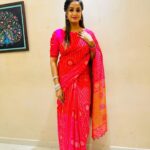 Riya Vishwanathan Instagram – Beautiful saree & blouse @sdduniqueboutique_97 
#maha #sandakozhi #zeetamil 
.
.
.
#saree #sareelover #post #picoftheday 
#instagood #favorite #traditional 
#maha #riyavishwanathan
