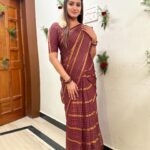 Riya Vishwanathan Instagram – From the set of #sandakozhi @zeetamizh 
.
. 
Saree @march8collection 
Blouse stitching @saleemakamal 
.
.
.
#post #picoftheday #saree #sareelove 
#sandakozhi #zeetamil #maha 
#riyavishwanathan