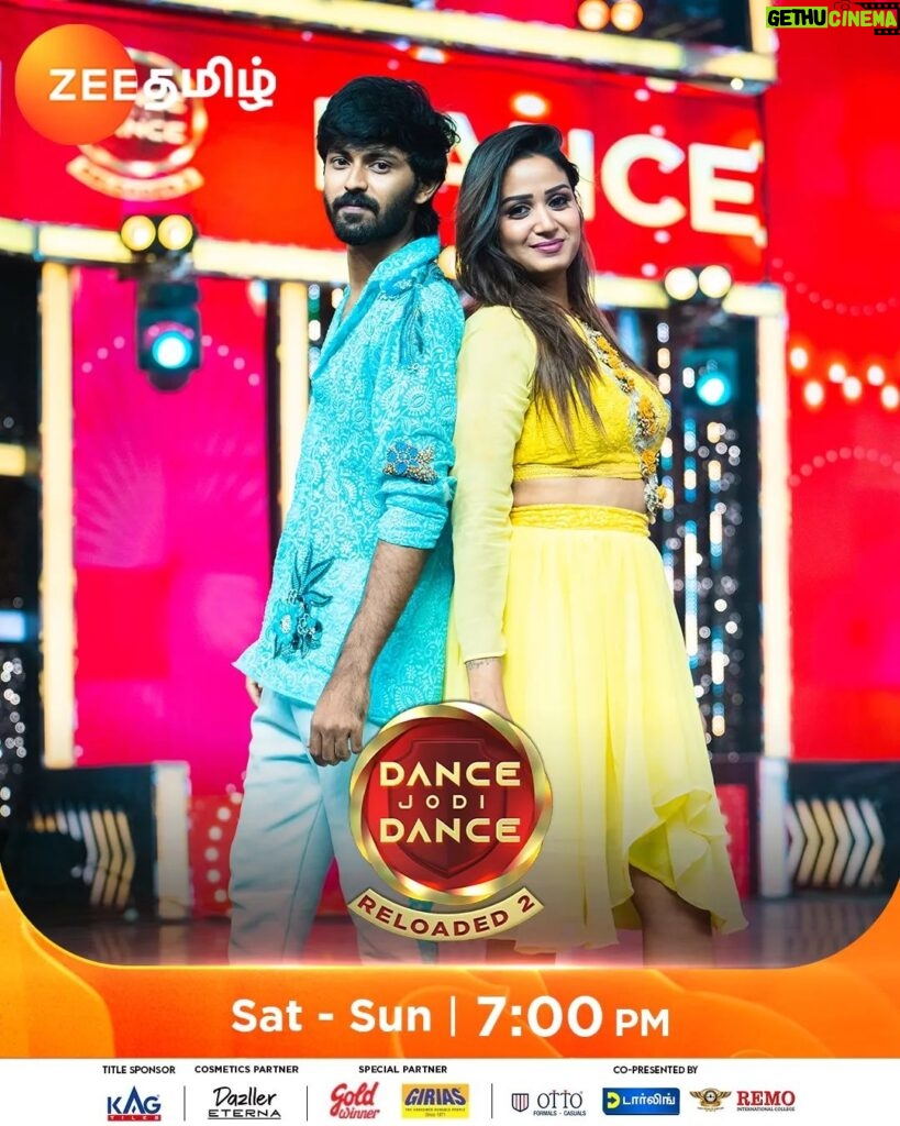 Riya Vishwanathan Instagram - This Pair...!!!❤️ Dance Jodi Dance Reloaded 2 | Ticket to Finale | ஆடுகளம் Round | Sat and Sun 7PM. #DanceJodiDanceReloaded2 #DanceJodiDance #DJD #Suresh #RiyaVishwanathan #ZeeTamil
