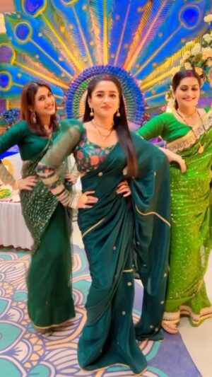 Riyanka Chanda Instagram - Following trends from the house of #anokkabandhan  #newpost #instagood #instadaily #dance #trends