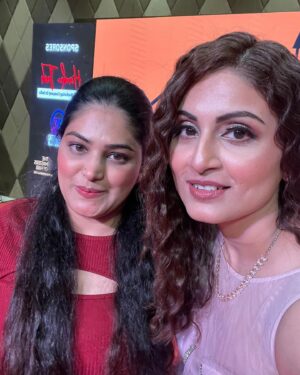 Riyanka Chanda Instagram - Such A lovely Personality,Great Actress & Anchor @iriyankachanda ❣️🥰
.
.
THANKFUL TO MEET YOU 😘✨
.
.
#post #newpost #makeup #actress 
#trend #followforfollowback #garima_tiwari 
#explore #newcollection #viral #view