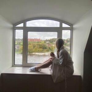 Roan Curtis Instagram - i live in Cork now. no further questions.

thank you again @thekingsleyhotel for having me. go to Cork, stay there, i genuinely cannot recommend both enough ❤️