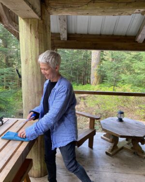 Roan Curtis Instagram - Cabin coming out of hibernation, we are nature girls again 🐿️