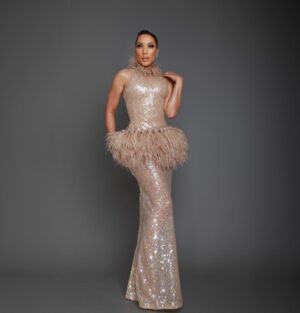 Robin Thede Instagram - An OUTSTANDING night at the @naacpimageawards celebrating so many talented folks plus our @ablackladysketchshow win!! ✨ I loved everything about this Josephine Baker inspired look!!

Styling: @bryonjavar 
👗 @sebastiangunawanofficial 
👠 @lesilla 
💎 @grazielagems 
💇🏽‍♀️ @hair4kicks 
💄 @jennbennettmakeup 
📷 @tyrenredd