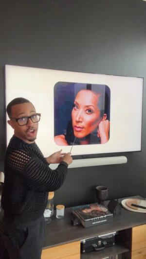 Robin Thede Instagram - They say the best people keep learning their whole lives, so what better time to learn how to say my last name? Thanks to all my friends who helped me show the world how to say THEE-DEE!
