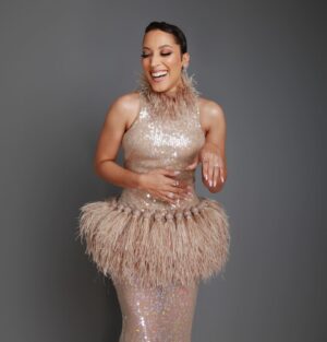 Robin Thede Instagram - An OUTSTANDING night at the @naacpimageawards celebrating so many talented folks plus our @ablackladysketchshow win!! ✨ I loved everything about this Josephine Baker inspired look!!

Styling: @bryonjavar 
👗 @sebastiangunawanofficial 
👠 @lesilla 
💎 @grazielagems 
💇🏽‍♀️ @hair4kicks 
💄 @jennbennettmakeup 
📷 @tyrenredd