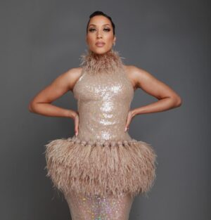 Robin Thede Instagram - An OUTSTANDING night at the @naacpimageawards celebrating so many talented folks plus our @ablackladysketchshow win!! ✨ I loved everything about this Josephine Baker inspired look!!

Styling: @bryonjavar 
👗 @sebastiangunawanofficial 
👠 @lesilla 
💎 @grazielagems 
💇🏽‍♀️ @hair4kicks 
💄 @jennbennettmakeup 
📷 @tyrenredd