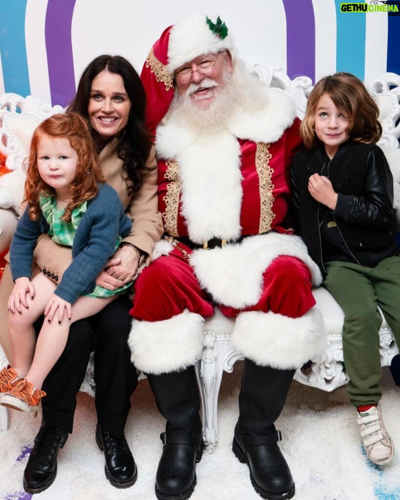 Robin Tunney Instagram - It snowed in Beverly Hills last night and Santa MAY have successfully frightened Oscar into being nice to his sister! He put on her shoes for school this morning and allowed her to join him on a big catching adventure. Three more weeks until Christmas and I’ll take what I can get! Best cake I’ve ever had @flourshop. I polished off a triple decker after the kids went to sleep!!!