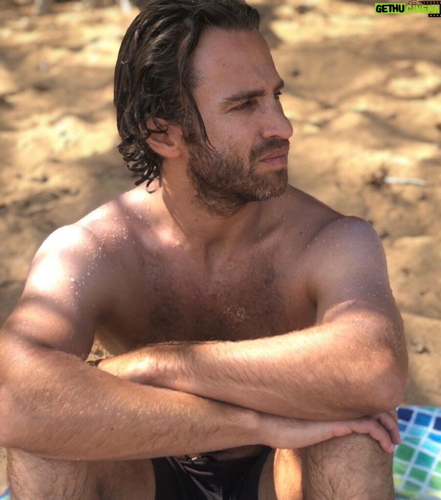 Robin Tunney Instagram - Giving “dad bod” a good reputation.