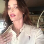 Robin Tunney Instagram - Dripping in jewelry before I have to return it tomorrow at 1pm. Beth is taking it all back and I’m convinced it’s my new look. Like my dirty tee shirts and jeans won’t mater if I’m drowning in these babies. I feel a distinct connection to #elizabethtaylor for the first time in my life. May that goddess Rest In Peace.