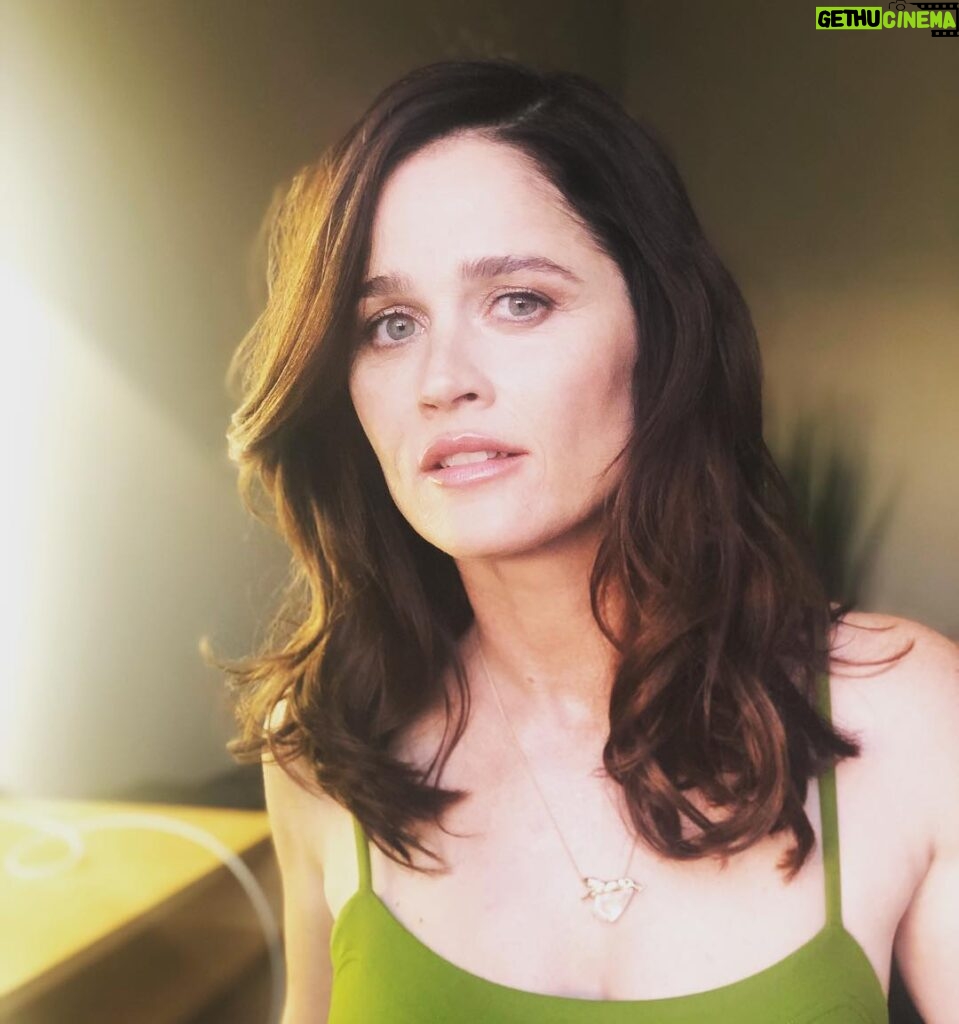 Robin Tunney Instagram - I wore a green bathing suit on @busytonighttv because I wanted it for our trip to Hawaii but I could not justify it unless it was for work! I wore a bathing suit on television hoping it would pass as a shirt. Nobody said anything so.... #thefixabc #shoppinglogic #aminuts