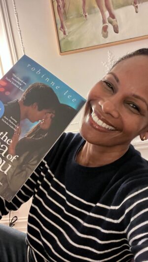 Robinne Lee Instagram - A little something special for my readers in the UK… #TheIdeaOfYou #SevenMinutesWithHayesCampbell #SevenMinutes #Hayesolnuts