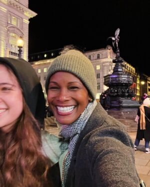 Robinne Lee Instagram - If you had told 13-year-old me that one day I’d be taking quick jaunts to London for last minute holidays with my husband and kids, where I could sit in cafés finishing up one book, while coming across another in a major bookstore on Charing Cross, and drop into gallery openings in Mayfair, and stroll the streets of Marylebone, and drink in all the accents and call it research, and eat all the things, all of them, before hopping a high speed train back to my home in Paris — I would have said, “No bloody way.” 

Alas, here I am. Living out my teen fantasies.

#searchingforHayesCampbell #amwriting #authorlife #authorsofinstagram #TheIdeaOfYou #expatlife #liveyourdreams #mylifeineurope