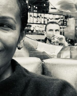Robinne Lee Instagram - If you had told 13-year-old me that one day I’d be taking quick jaunts to London for last minute holidays with my husband and kids, where I could sit in cafés finishing up one book, while coming across another in a major bookstore on Charing Cross, and drop into gallery openings in Mayfair, and stroll the streets of Marylebone, and drink in all the accents and call it research, and eat all the things, all of them, before hopping a high speed train back to my home in Paris — I would have said, “No bloody way.” 

Alas, here I am. Living out my teen fantasies.

#searchingforHayesCampbell #amwriting #authorlife #authorsofinstagram #TheIdeaOfYou #expatlife #liveyourdreams #mylifeineurope