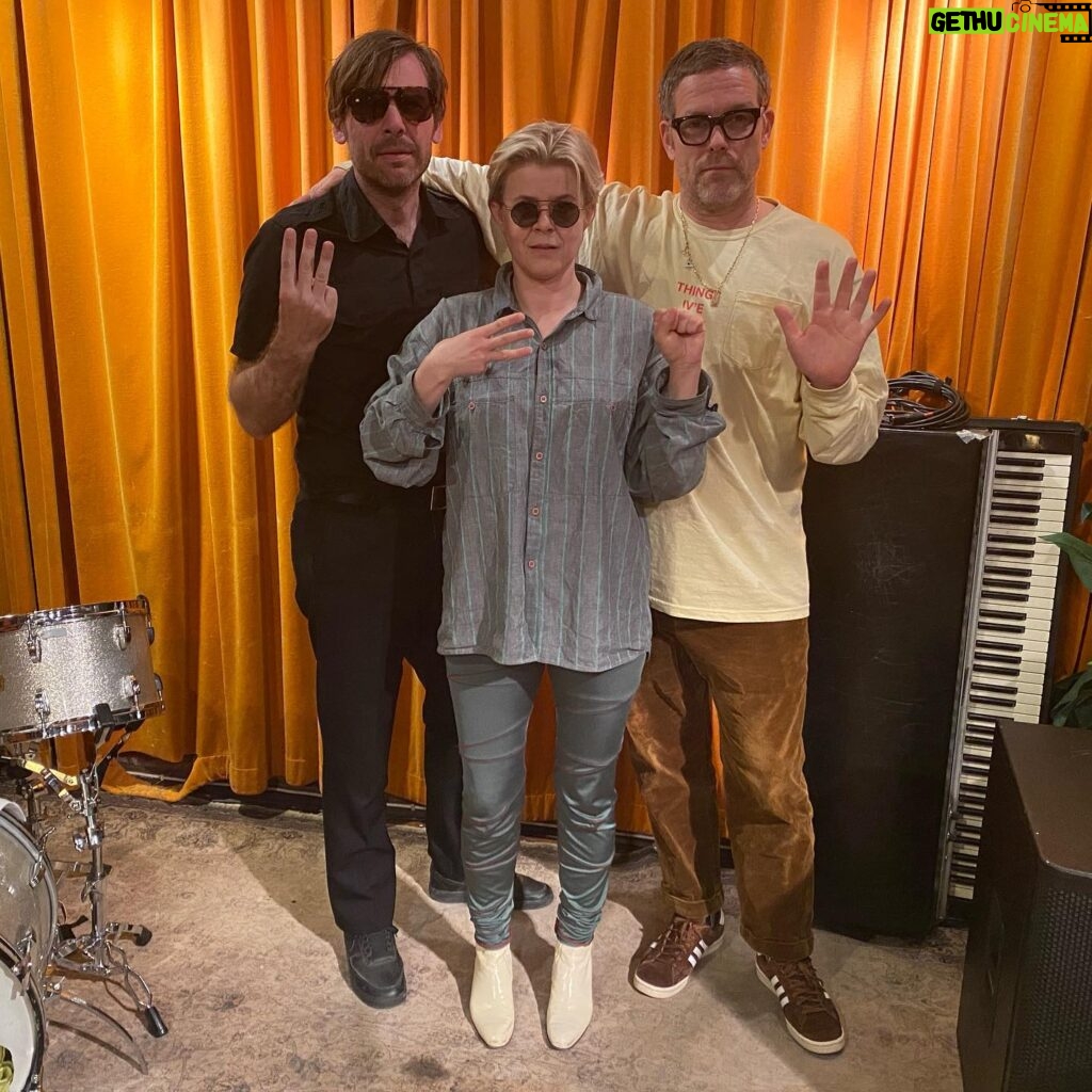 Robyn Instagram - This is a picture of me and Smile after we recorded their new single Call My Name this summer. Im very happy to announce that this beautiful song was released yesterday so you can go listen to it right away :) #whateverrockstar @stockholmsmile