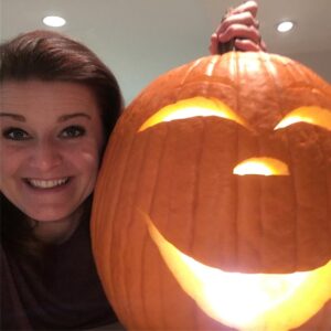 Robyn Brown Instagram - Be a deer and have a Happy Halloween!  #ilovebeingamom #halloween2018 #kidfun #pumpkincarving #adorable #ilovethemsomuch