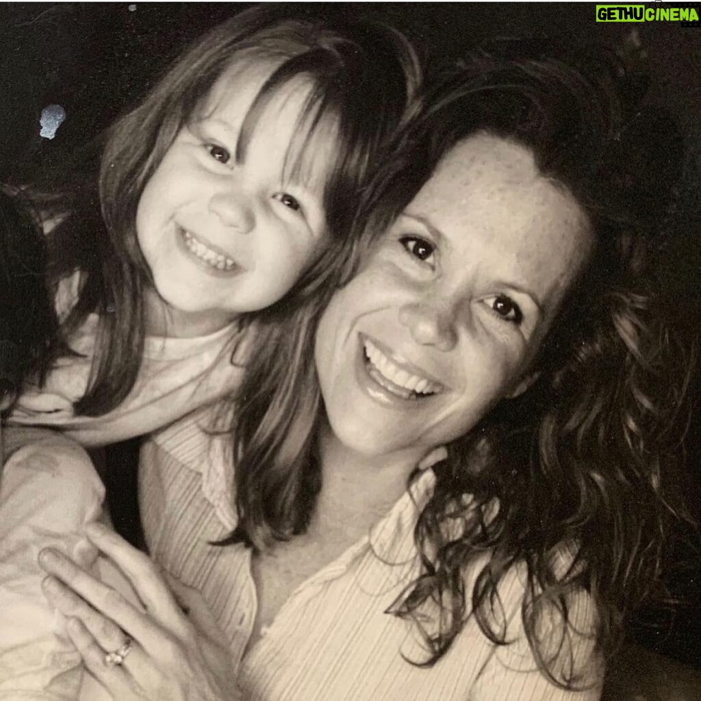 Robyn Lively Instagram - My angel daughter… are you really 18?! No one prepared me for this part of life. I blinked my eyes and you’re grown… I love you Kate, with my entire being I love you. I can’t wait to see all the incredible things you do with your life! You are my partner in all the crimes. My best girl buddy in the whole world! You have the best taste in music, the most infectious, joyful laugh, you make the best cookies I’ve ever had in my life, you have the MOST adventurous spirit, and you’re one of the COOLEST humans on planet earth! I really couldn’t love you more if my life depended on it. I am SO proud of you Cakey and I’m completely obsessed with you. Get used to it. Happy Birthday tiny mouse! 🥳💖