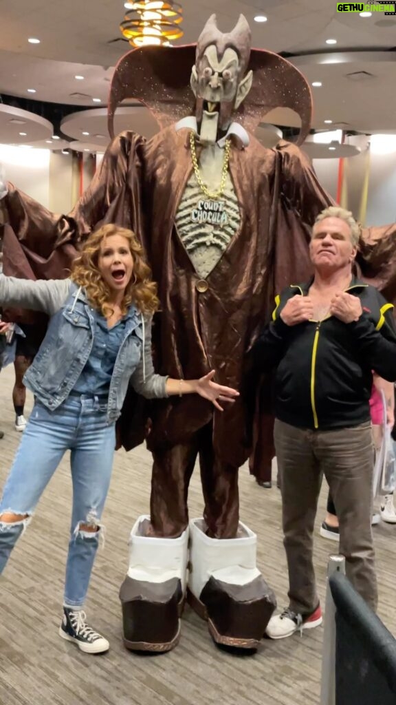 Robyn Lively Instagram - A few fun highlights from my awesome time @horrorhound this weekend in Ohio! Thank you to everyone that came out and touched my heart and soul! I cherish these opportunities to meet and hear your incredible stories, means the world ❤️